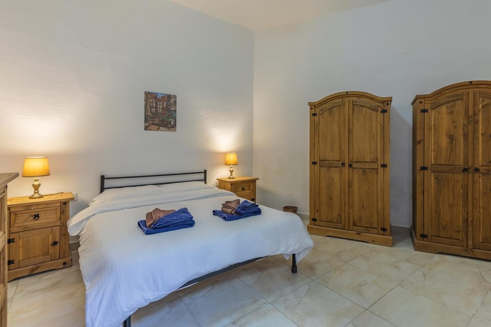 Bed, Photo of the whole room, Bedroom, towels, wardrobe