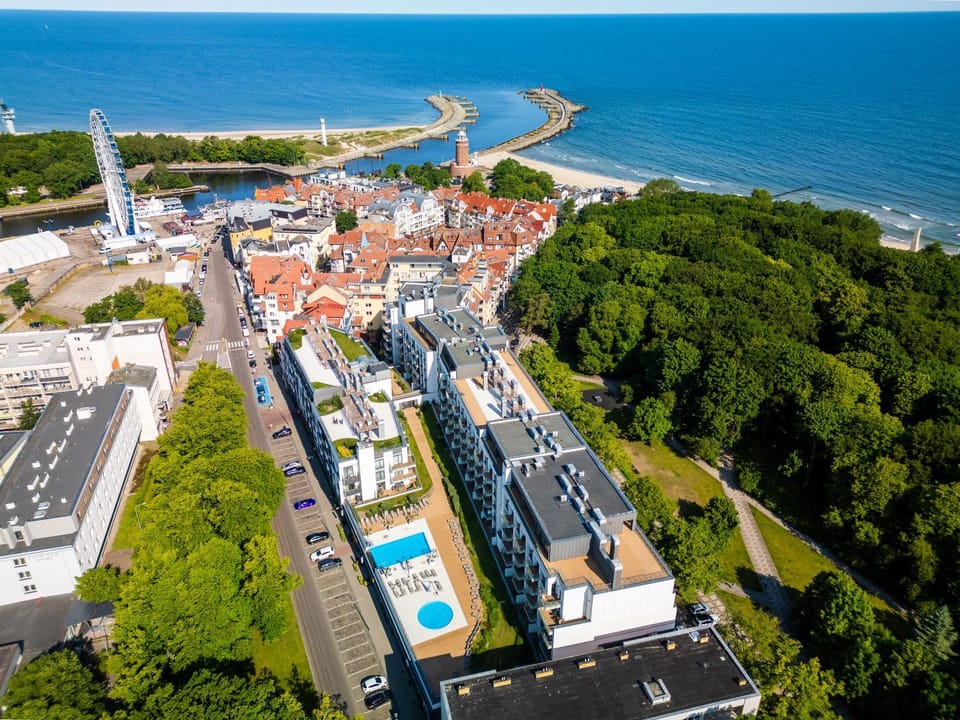 Property building, Location