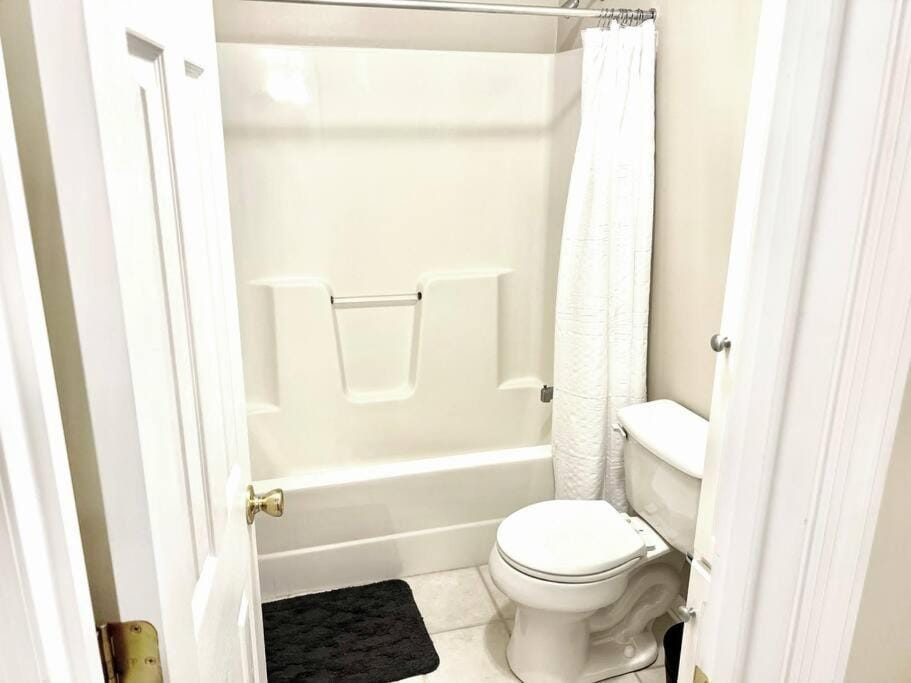Shower, Toilet, Bathroom