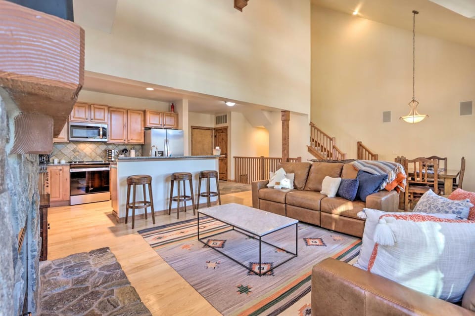 Ski-In/Ski-Out Donnelly Townhome w/ Hot Tub! House in Valley County