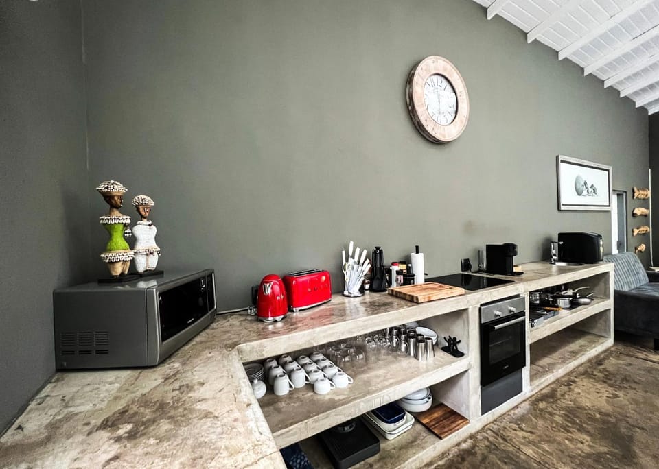 Coffee/tea facilities, Kitchen or kitchenette, minibar, pet friendly, stove, toaster