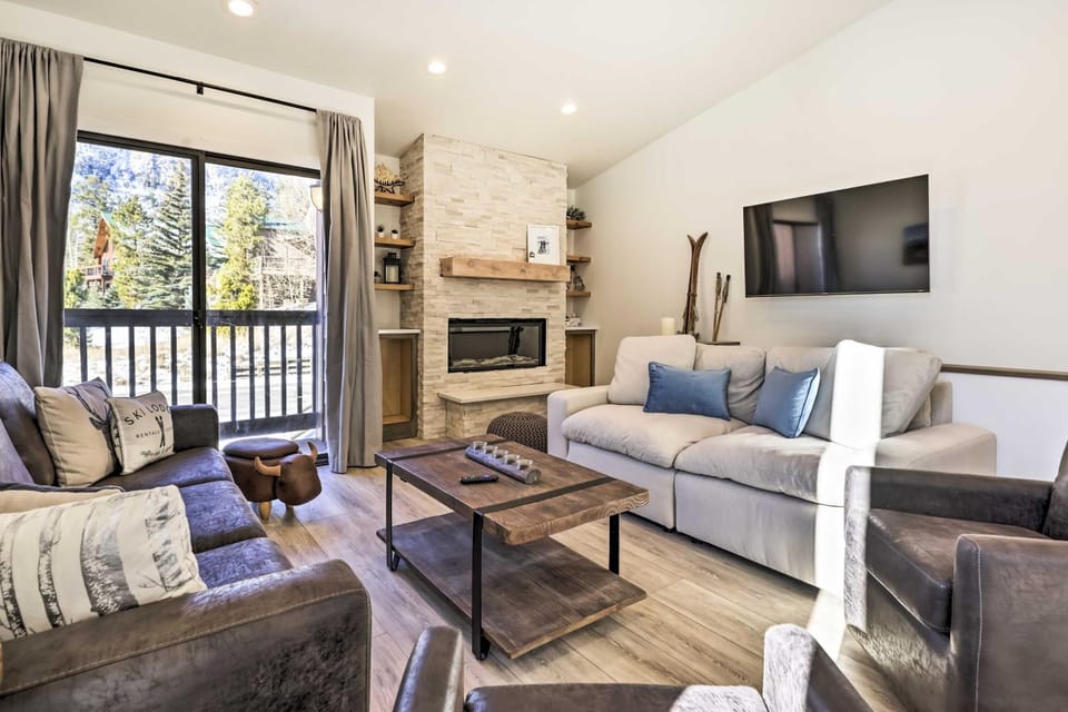 Chic Condo w/ Fireplace: Walk to Main St Frisco! House in Frisco