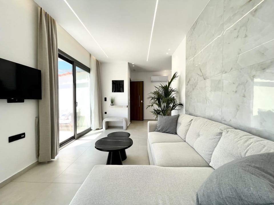 Living room, Photo of the whole room