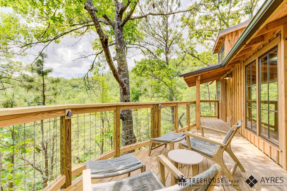 Patio, Spring, Day, Natural landscape, View (from property/room), Balcony/Terrace