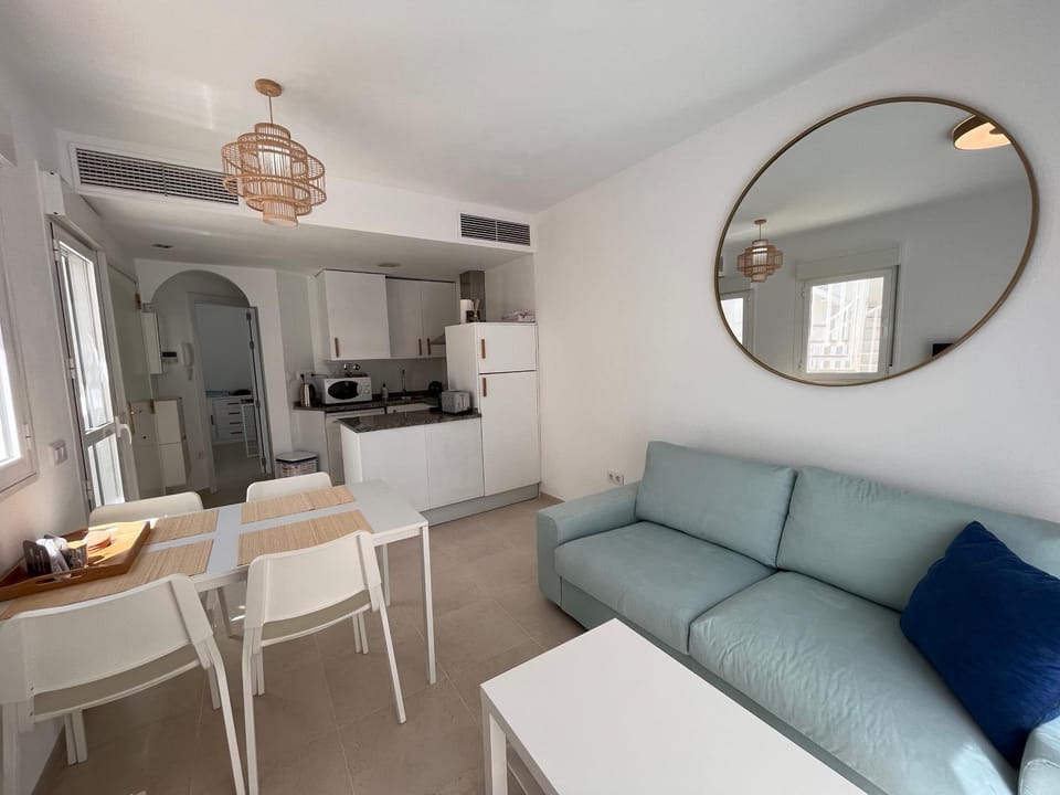 Kitchen or kitchenette, Living room, Seating area, Dining area, minibar, pet friendly, stove