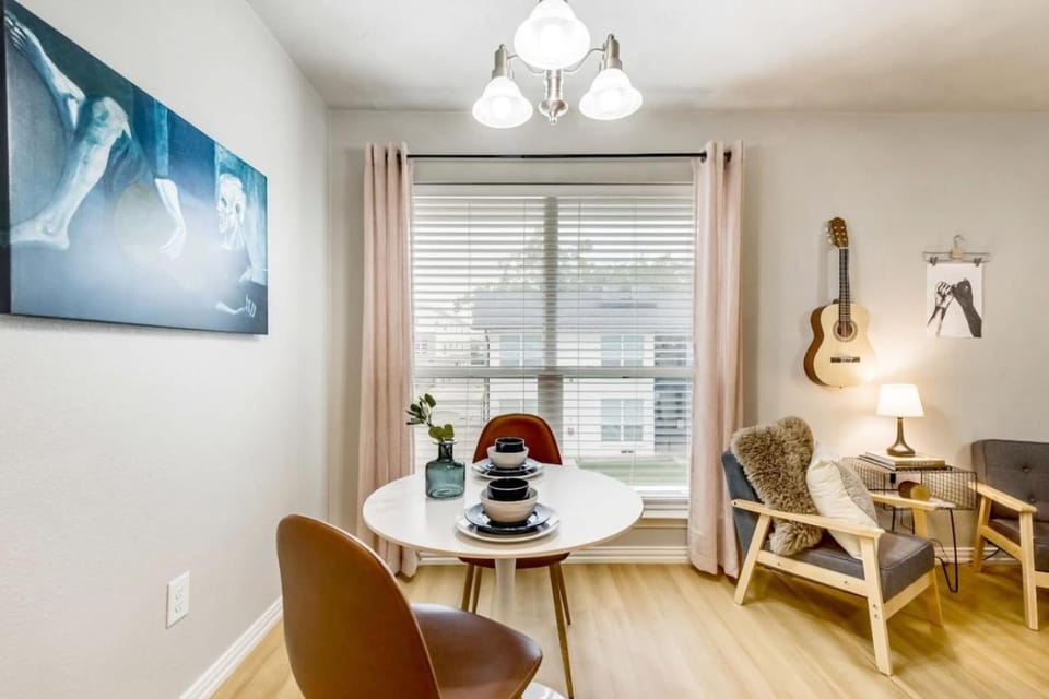 The Classic - Near Knox Henderson Apartment in Dallas