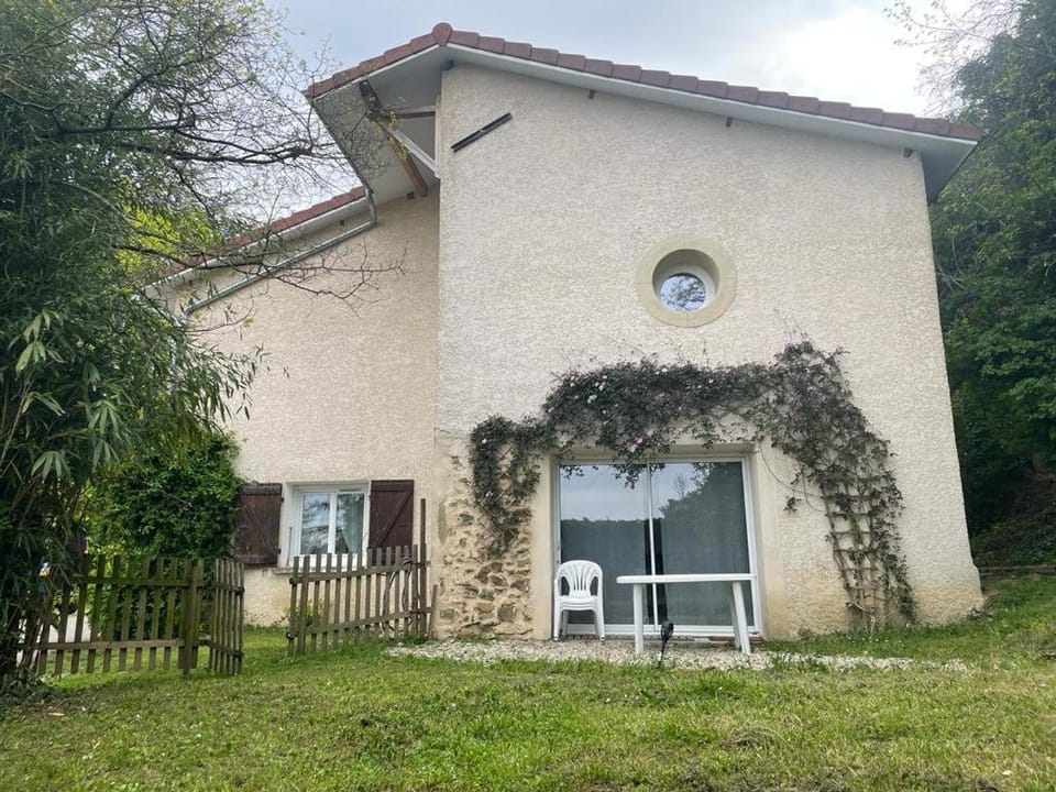 Le Gîte de Félix - Maison chaleureuse 190m2 - 6 ch - 20pers House in Auvergne-Rhône-Alpes