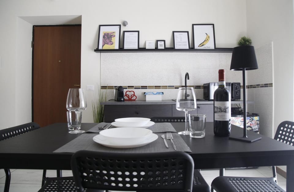 Kitchen or kitchenette, Dining area, Lunch