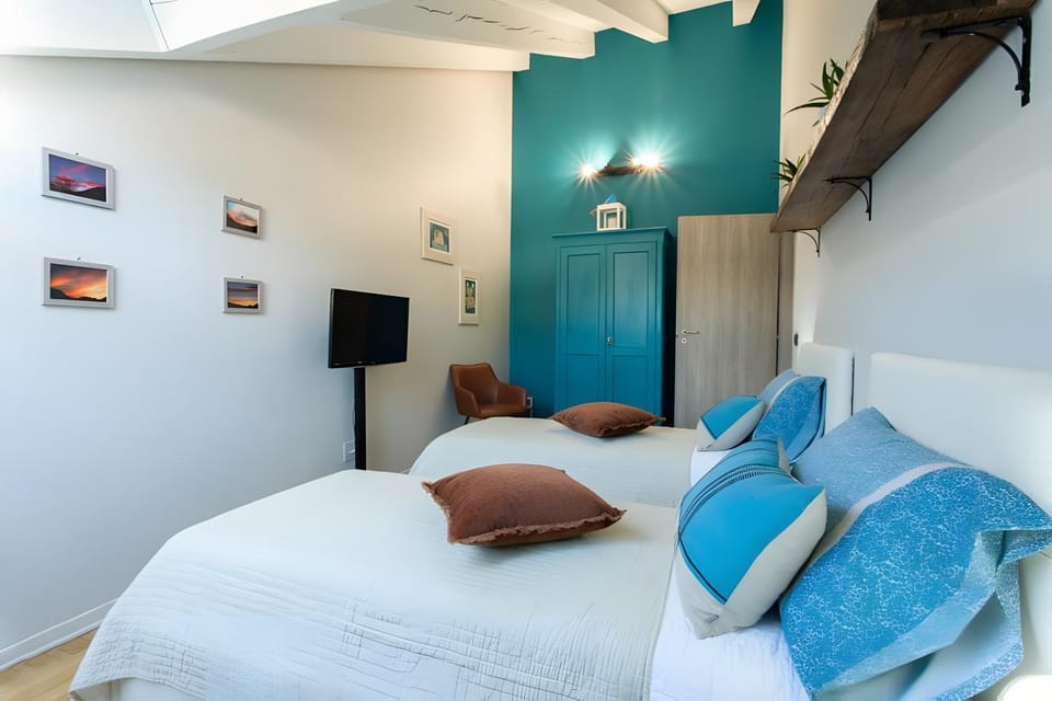 Living room, Bedroom