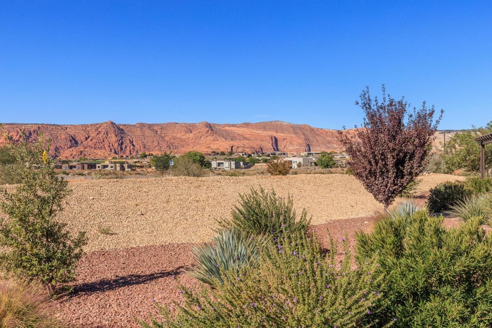 1 Top Ledge House in St George