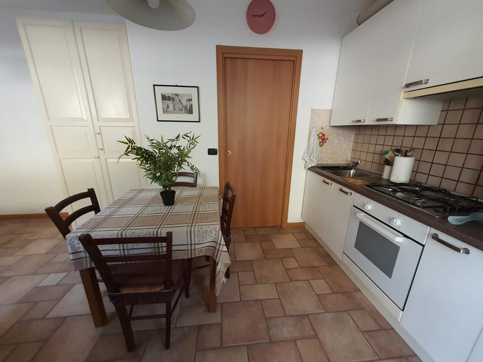 Property building, View (from property/room), View (from property/room), Kitchen or kitchenette, Dining area, City view, Garden view, Lake view, Landmark view, Mountain view, River view, Street view, Quiet street view, Inner courtyard view, minibar, pet friendly