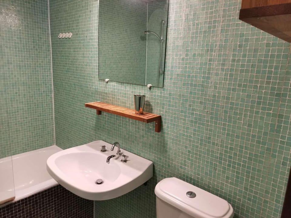 Grand studio lumineux sud, 6 pers., centre station - FR-1-404-342 Apartment in Aragon