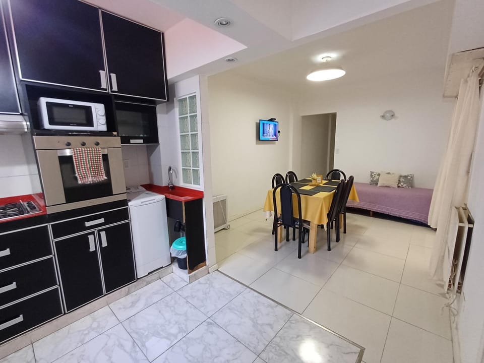 DESCANSO IDEAL CENTRICO "Con patio y balcón" Apartment in Mar del Plata