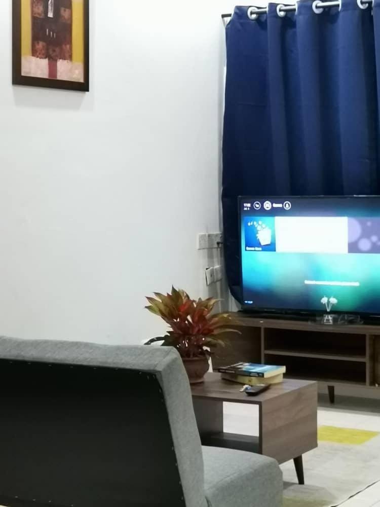 UIA Younee Kuantan Homestay 3R2B 9pax 5 min to town House in Pahang, Malaysia