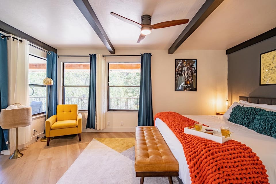 Secluded Mtn Top Family Haven w/Views Spa & Arcade Villa in Three Rivers