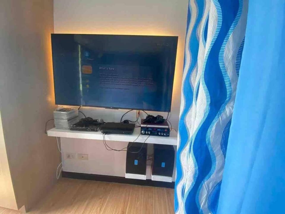 Cozy 1BR cityview with Balcony and near Airport Apartment in Paranaque