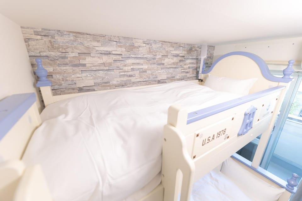 bunk bed