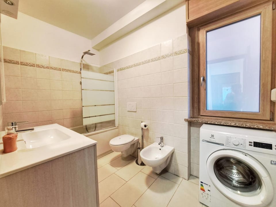 Bathroom, Bath, washing machine
