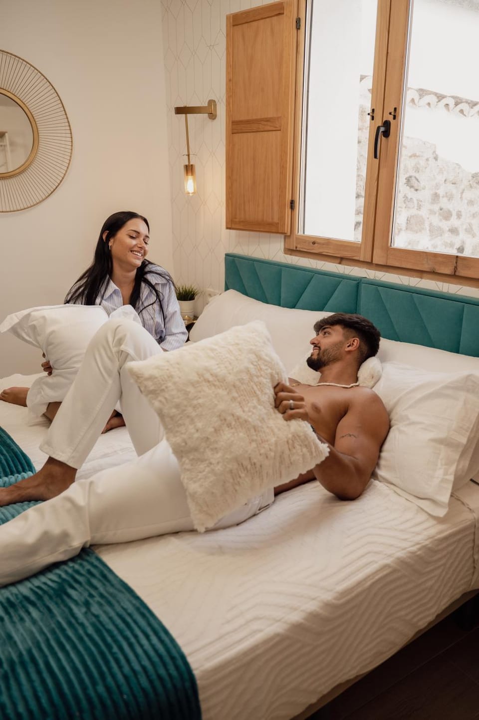 Bed, People, Photo of the whole room, Bedroom, Guests