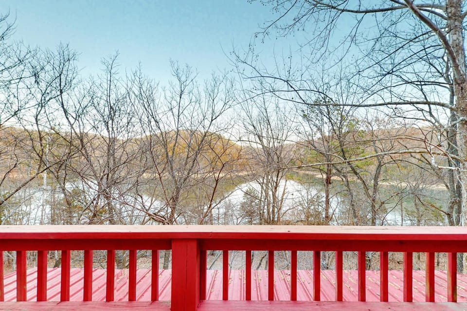 Lone Star Lake House House in Beaver Lake