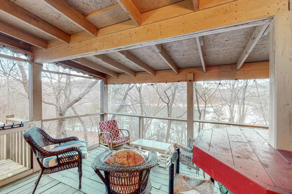 Lone Star Lake House House in Beaver Lake