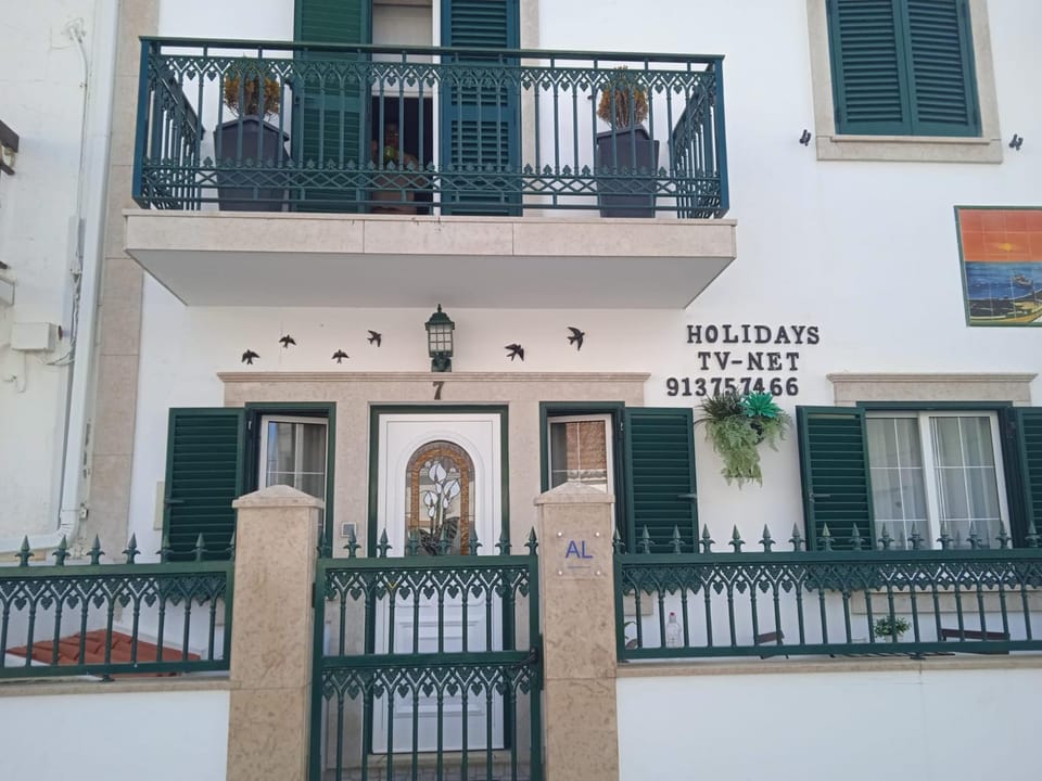Orlanda Veríssimo House in Nazaré