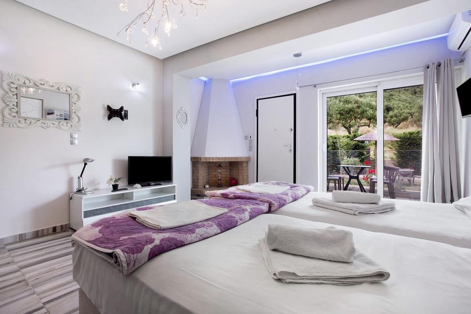 Property building, Living room, Bedroom
