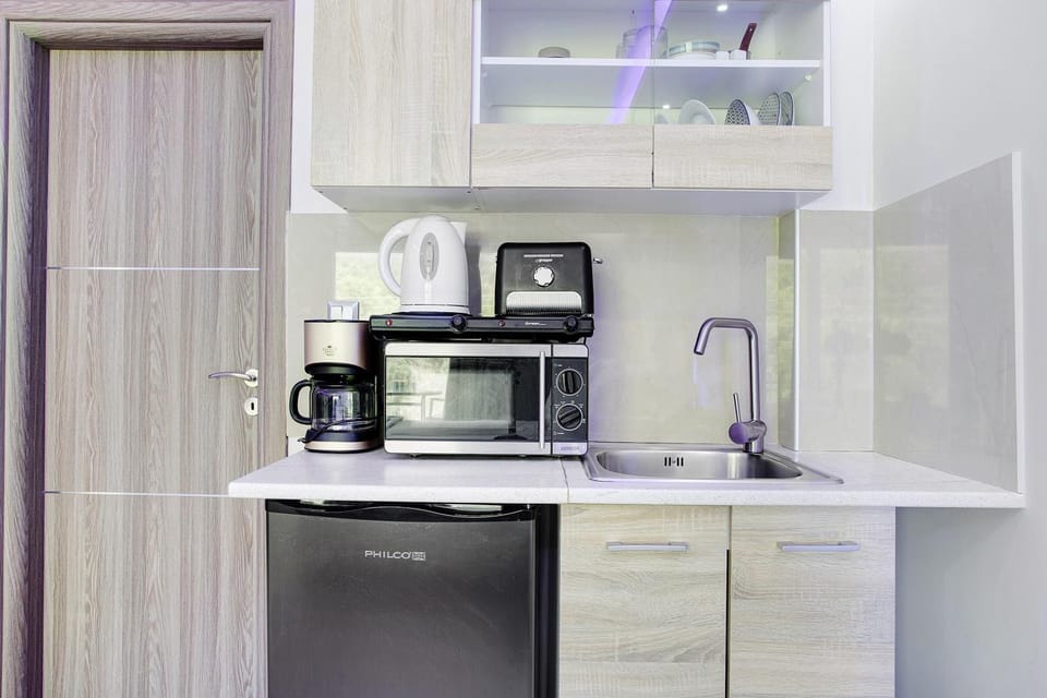 Kitchen or kitchenette, Living room