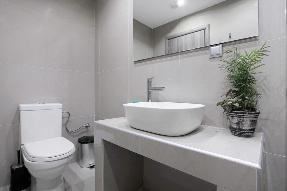 Bathroom, Living room