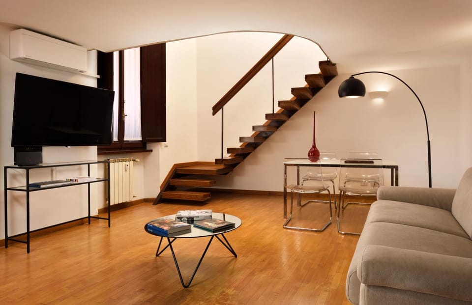 TV and multimedia, Seating area