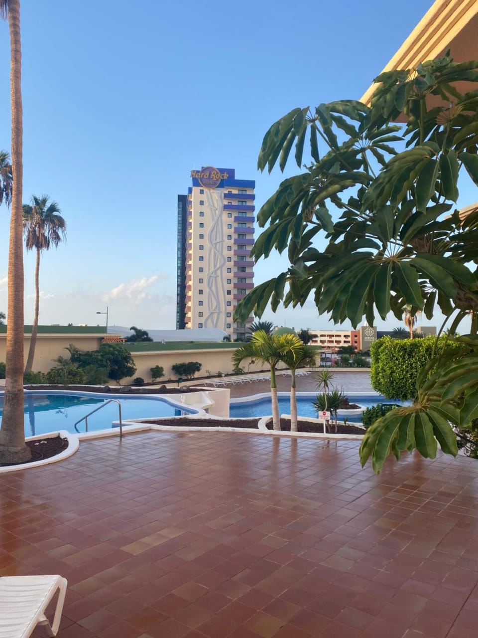 Day, Swimming pool