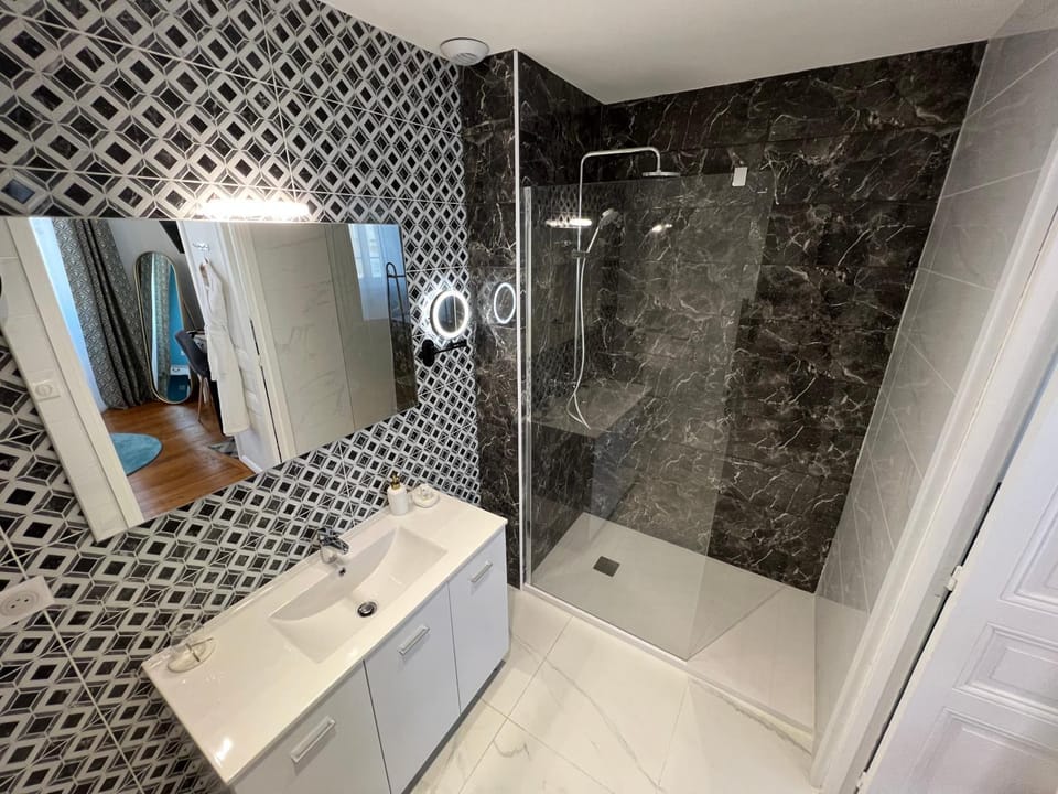 Shower, Bathroom