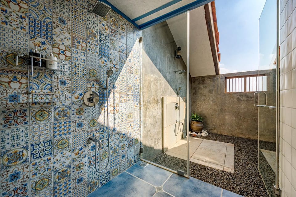 Shower, Toilet, Bathroom, Open Air Bath, towels