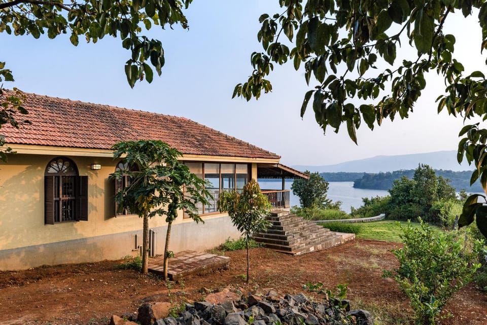 Property building, Day, Natural landscape, Lake view, Mountain view
