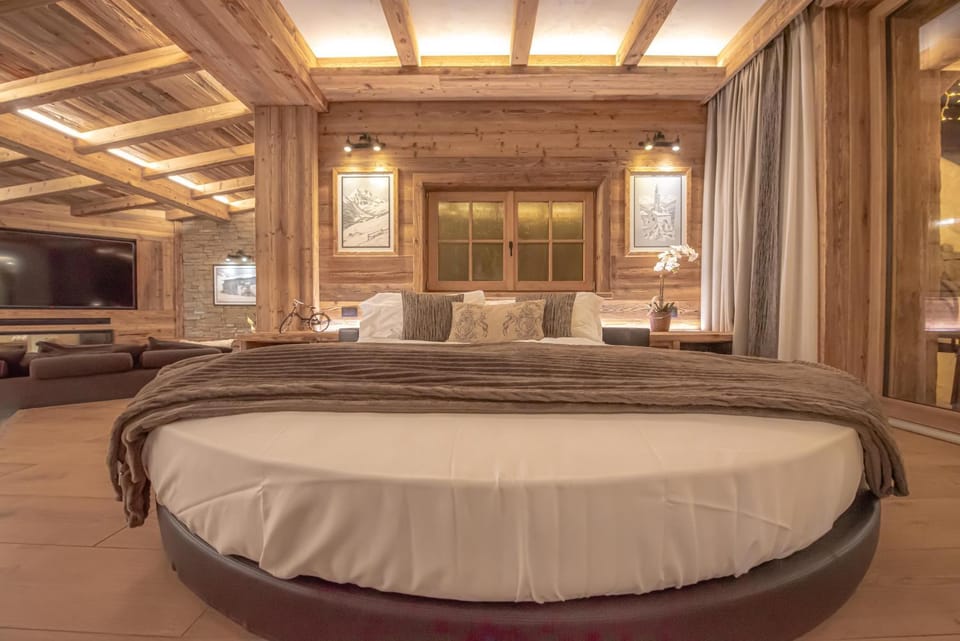 Property building, Living room