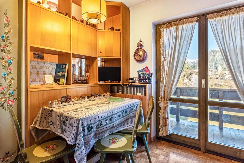 Property building, Living room