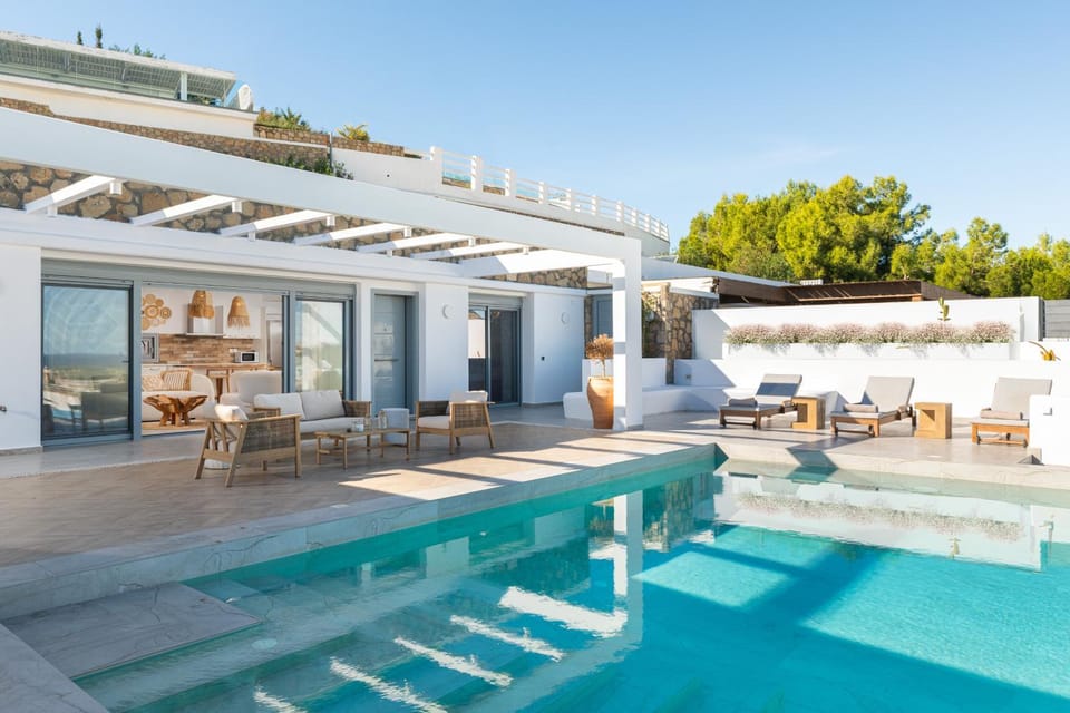 Balcony/Terrace, Swimming pool