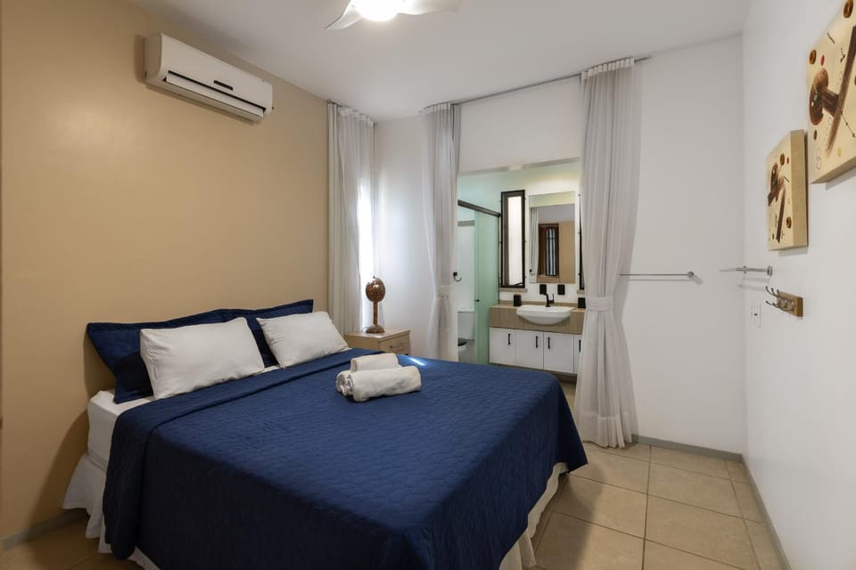 Bed, Bedroom, air conditioner