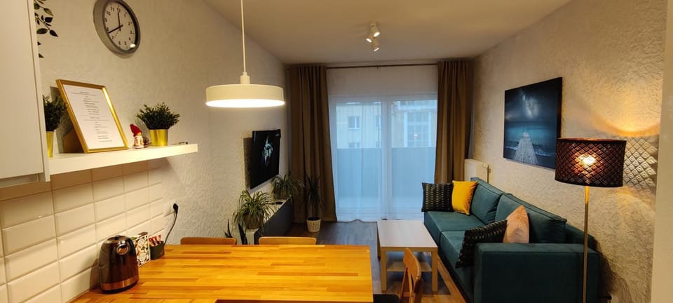 Staff, Night, Place of worship, TV and multimedia, Coffee/tea facilities, Balcony/Terrace, Living room, Decorative detail, Dining area