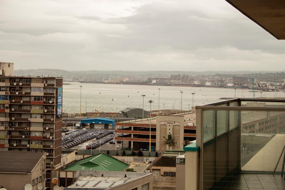City view, Sea view