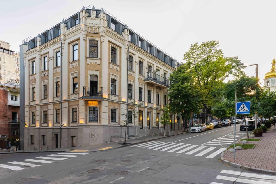Property building, Balcony/Terrace