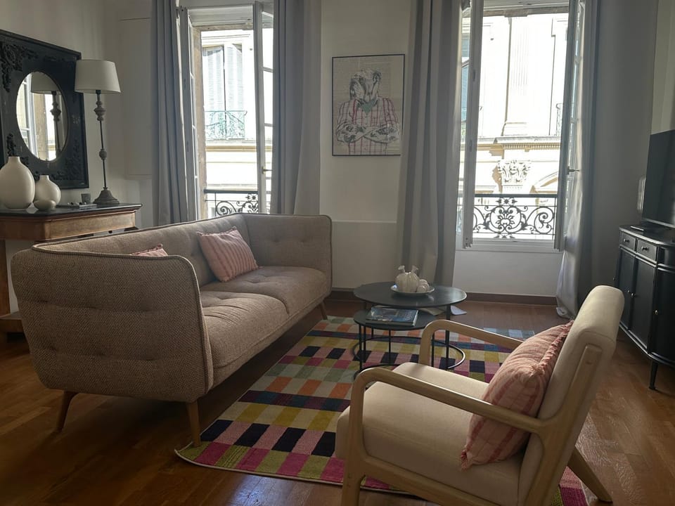 Escale citadine au centre d'Avignon, climatisation, appartement de charme, spacieux et lumineux Apartment in Avignon