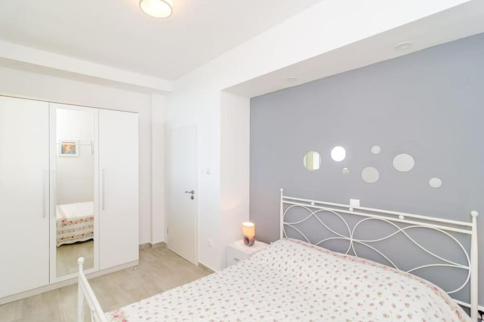 Sea view apartment 10 minutes walk from old city Apartment in Dubrovnik