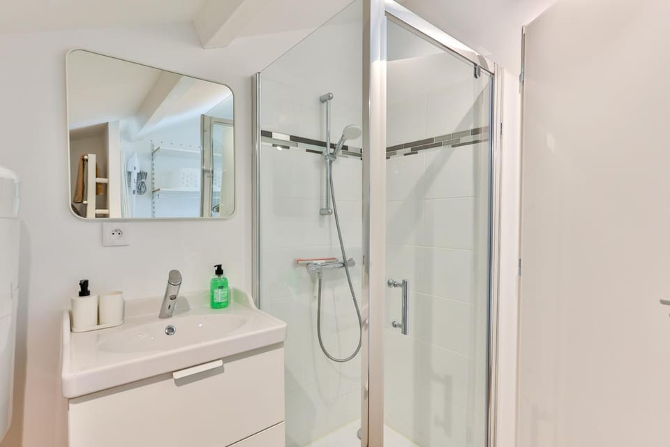 Shower, Bathroom, heating, washing machine, dryer