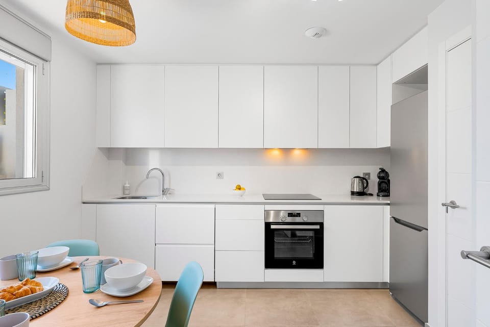 Coffee/tea facilities, Kitchen or kitchenette, dishwasher, pet friendly, stove