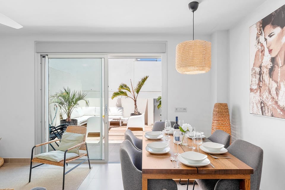 Living room, Dining area