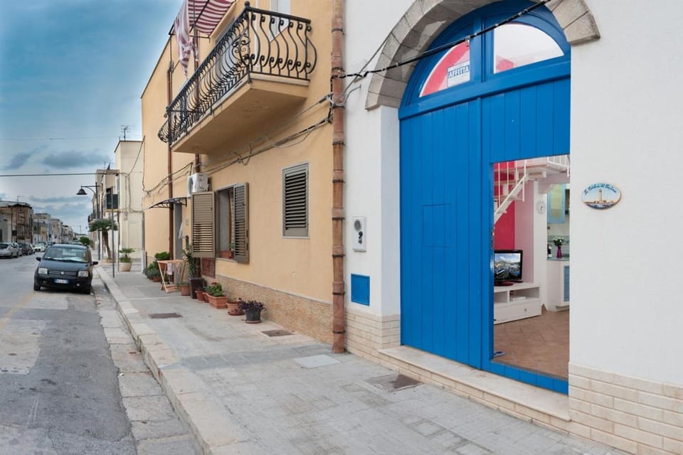 Property building, Neighbourhood, Street view
