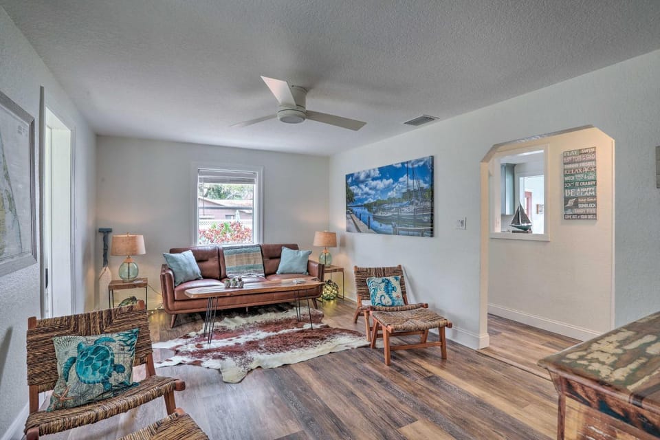 Tampa Bay Area Cottage w/ Gas Grill and Fire Pit! House in Safety Harbor