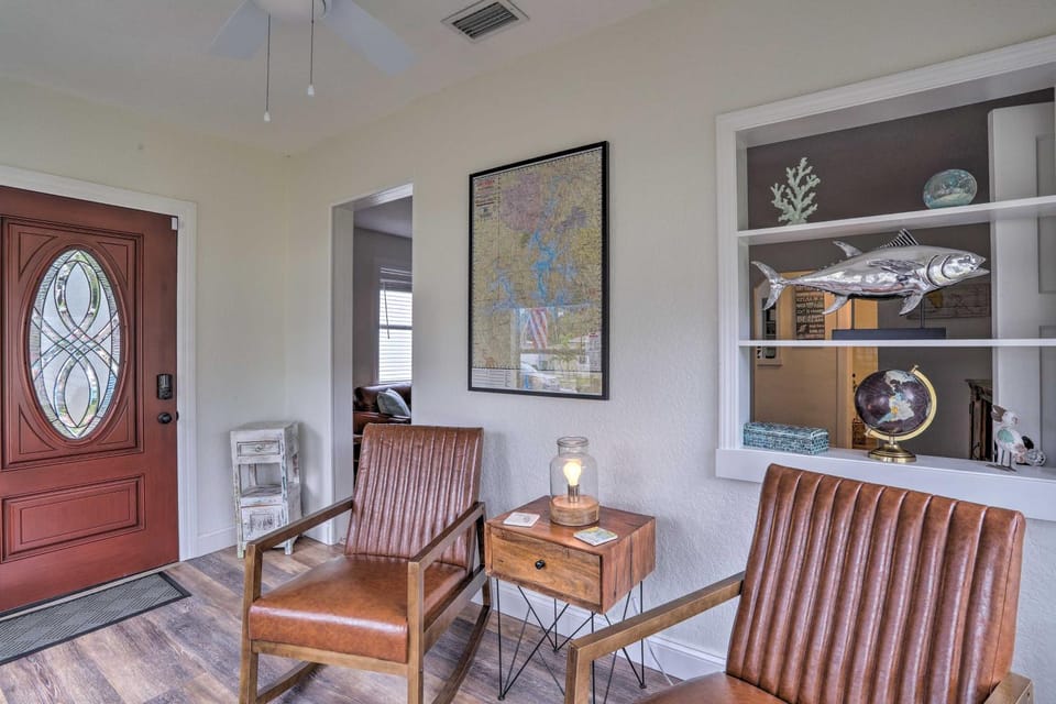 Tampa Bay Area Cottage w/ Gas Grill and Fire Pit! House in Safety Harbor
