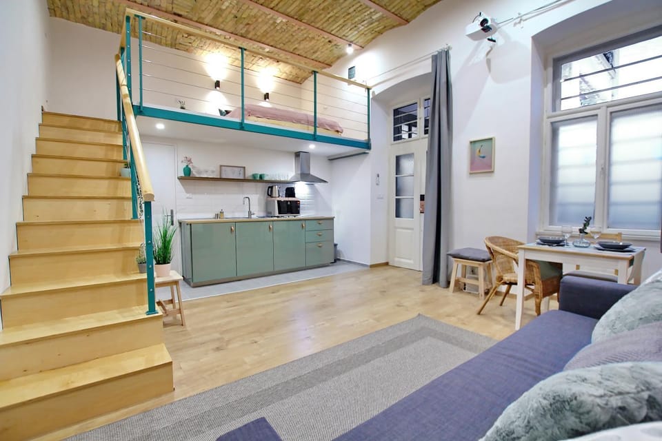 Kitchen or kitchenette, Living room, Dining area, minibar
